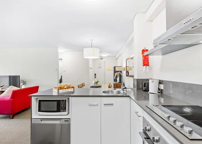 Apartment With City Views In East Perth
